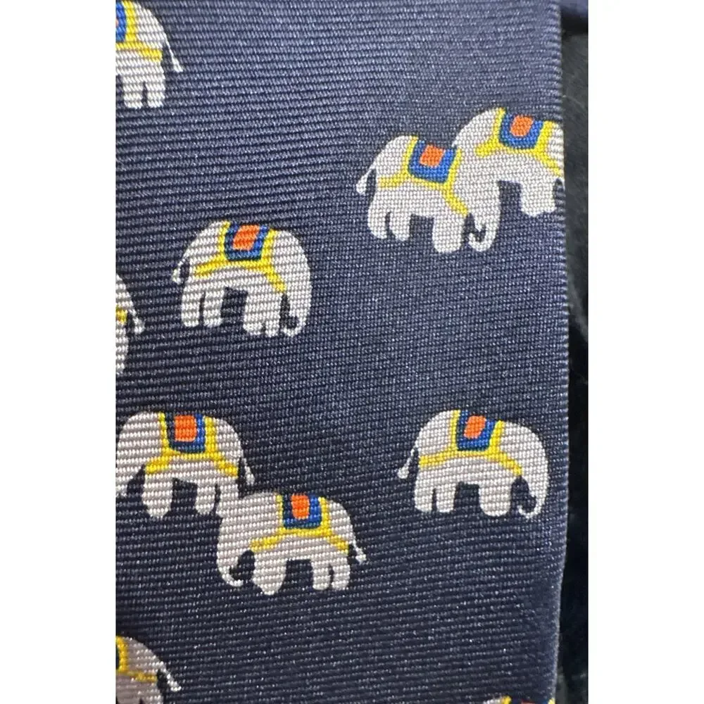 J Crew The Silk Tie Navy Blue All Over Elephant Print Preppy‎ 100% Silk READ